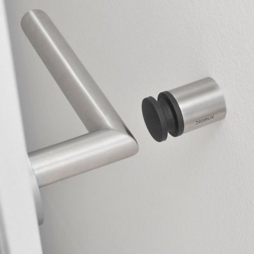 Batente de porta Entra 4 cm aço escovado Blomus — ambientado numa entrada