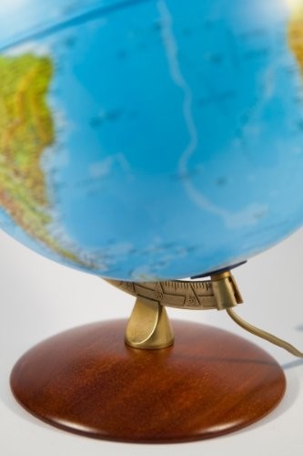 Globo terráqueo iluminado ASTRA fronteras iluminadas NOVA RICO — detalle del acabado