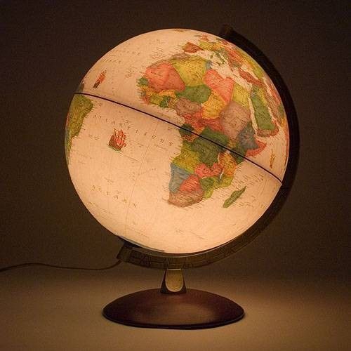 Antiques luminosas do globo da terra