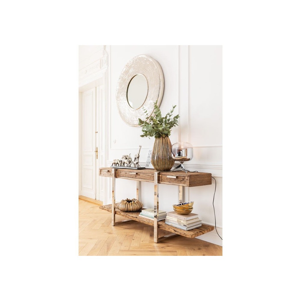 Statuette pulando no alpinista
