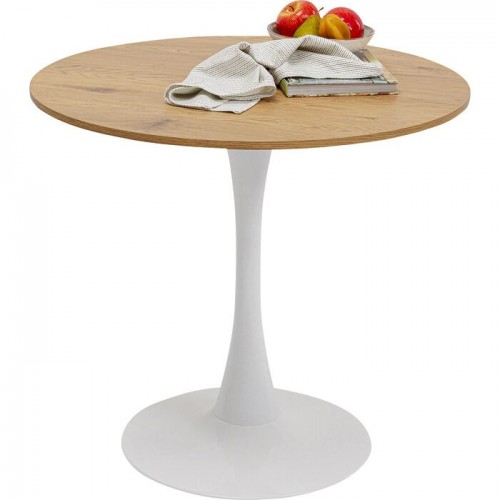 Eettafel SCHICKERIA eikenlook, witte tulpvoet Ø80 KARE Design — gestyled met decoratieve accessoires