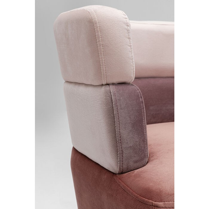 Zweisitzer-Sofa SANDWICH Samt in drei Rosatönen KARE Design — Lederarmlehne im Detail