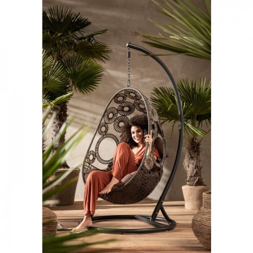 Poltrona sospesa outdoor IBIZA intreccio marrone KARE Design — ambientato in terrazza (4)