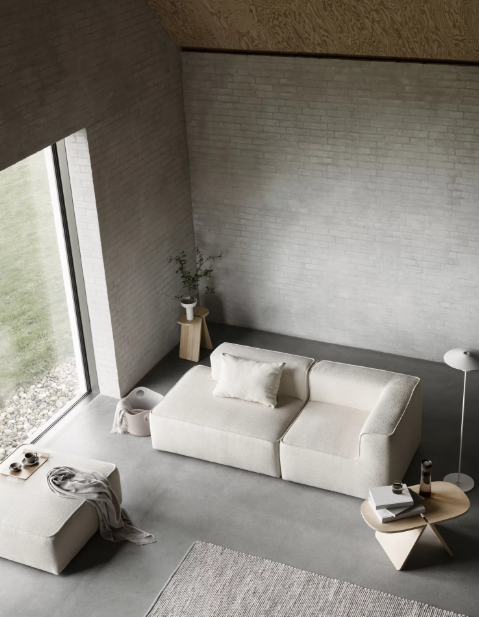 Banco AVIO carvalho natural Blomus — apresentado num interior