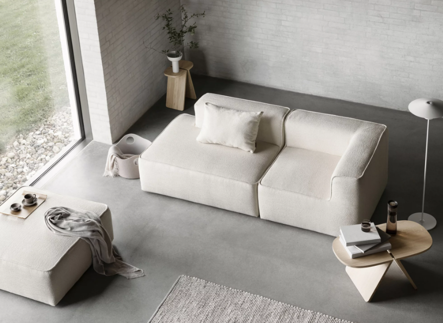 Sgabello AVIO rovere naturale Blomus — ambientato in un interno (3)