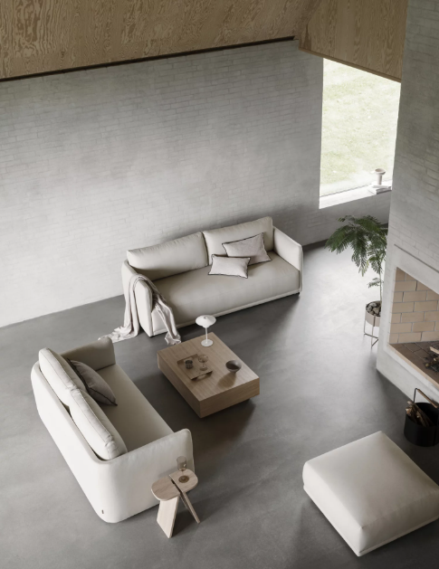 Sgabello AVIO rovere naturale Blomus — ambientato in un interno (5)