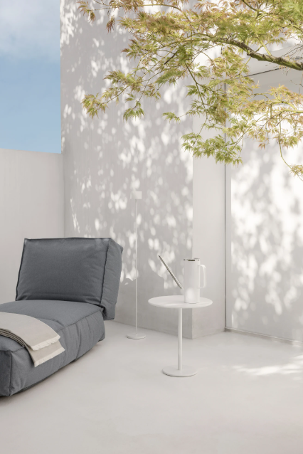 Side table STAY white Blomus — styled on a terrace (5)