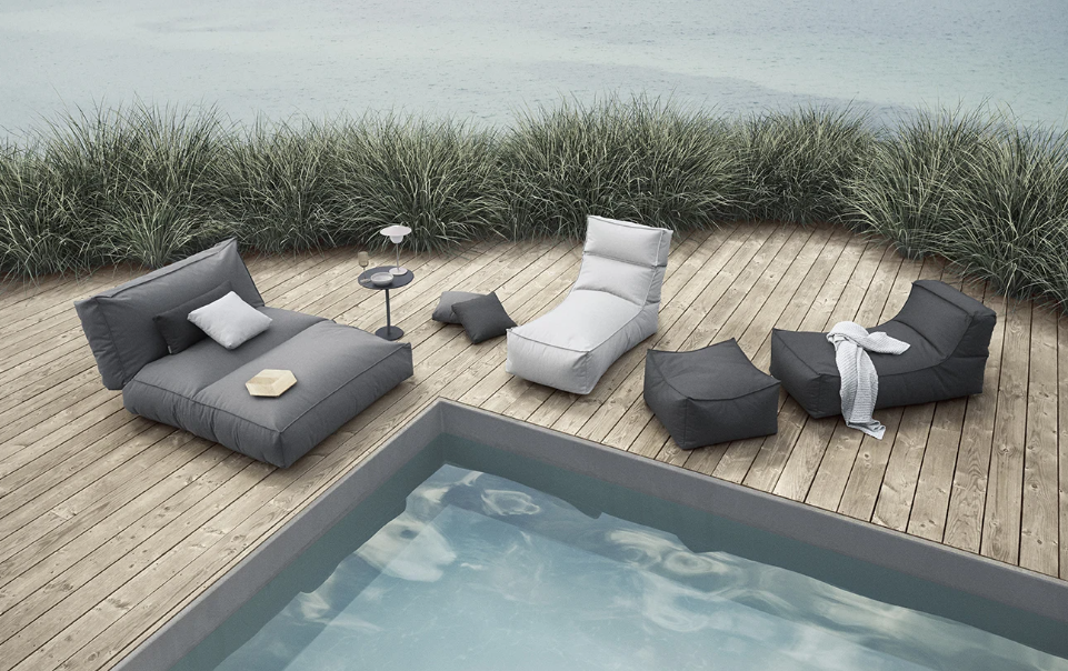 Side table STAY dark grey Blomus — styled on a terrace (3)