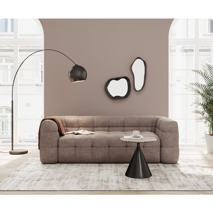 Sofa SALAMANCA grauer Samt mit Steppung KARE Design — Inszenierung im Wohnraum (4)