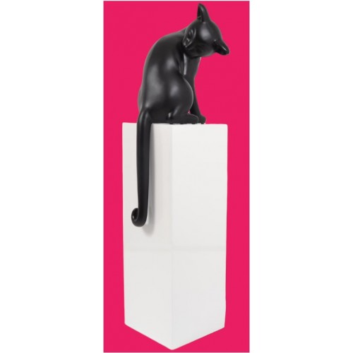 Statue chat noir mat sur socle blanc CLASSY