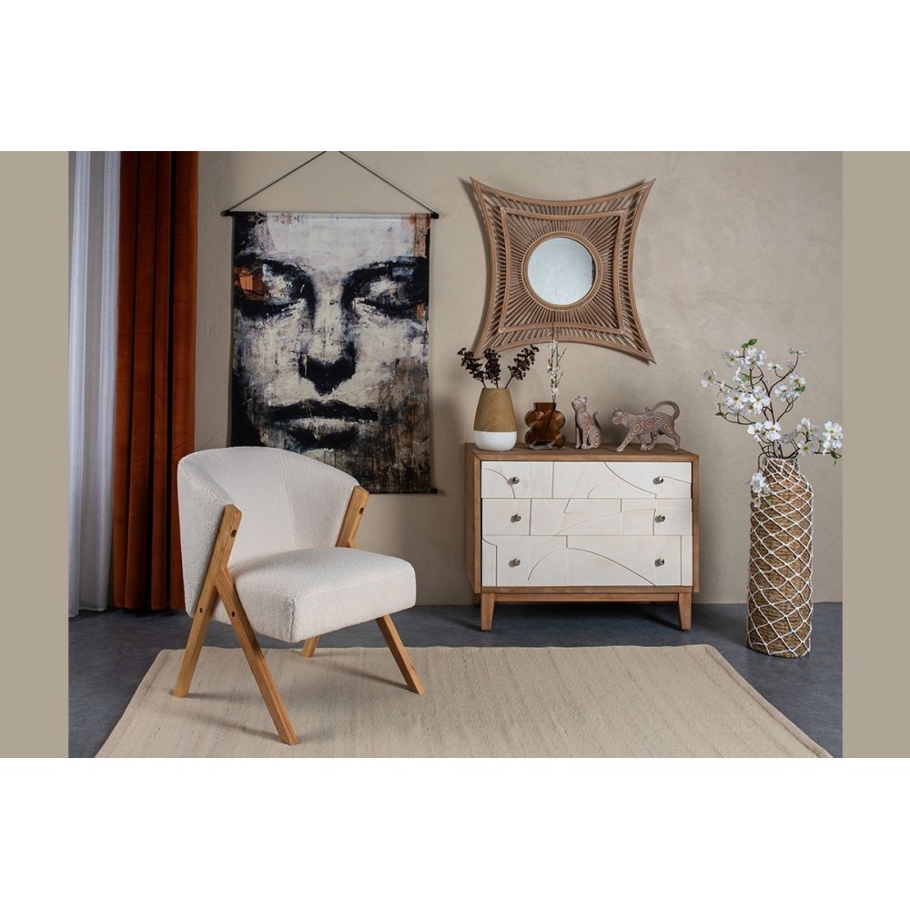 Sillón de salón CONFORT bouclé beige y madera clara SOCADIS — ambientado en un interior