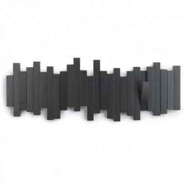 Halter Mantel Sticks Schwarze Wand Umbra