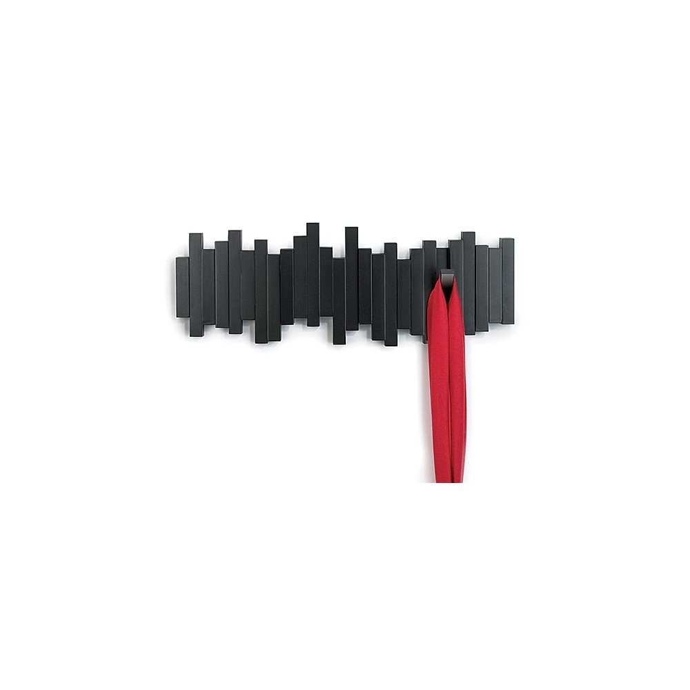 Halter Mantel Sticks Schwarze Wand Umbra
