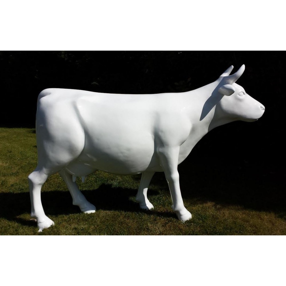 Witte levensgrote decoratieve koe in hars 
