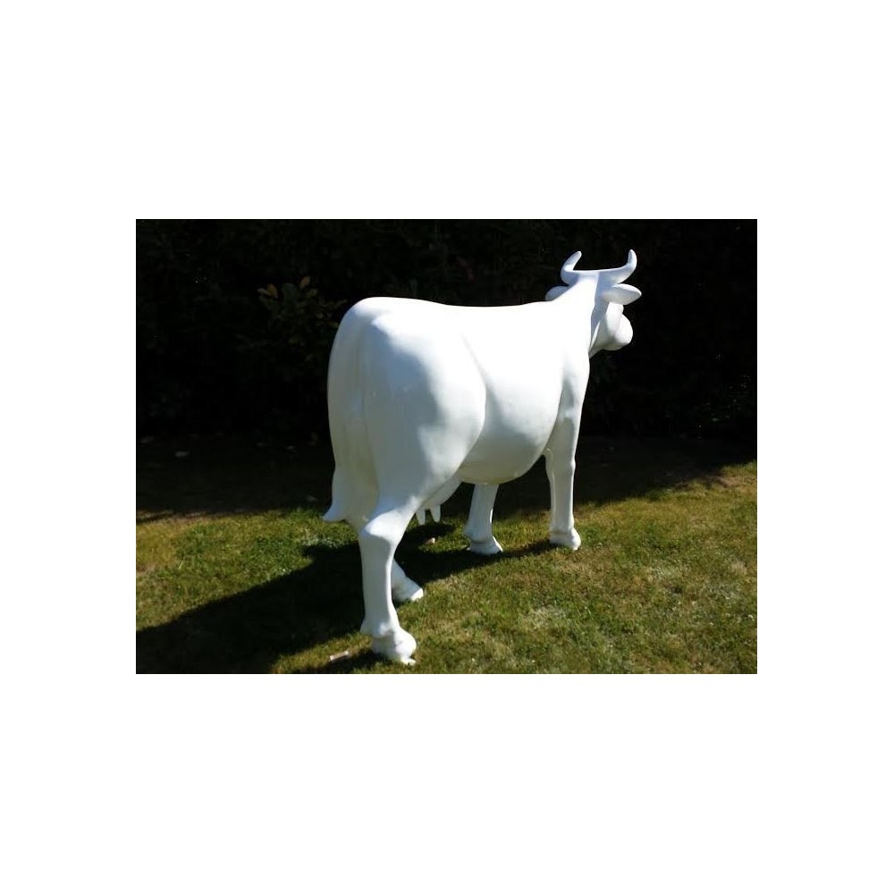 Witte levensgrote decoratieve koe in hars 