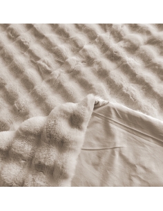 Manta de textura lujosa con reverso de terciopelo beige PLUSH 2
