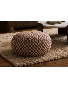 Puf redondo BROOK damero beige crudo en fondo blanco 2