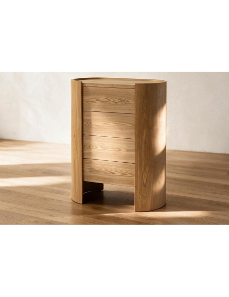 Cómoda SOREN de 4 cajones en ambiente luminoso con suelo de madera
