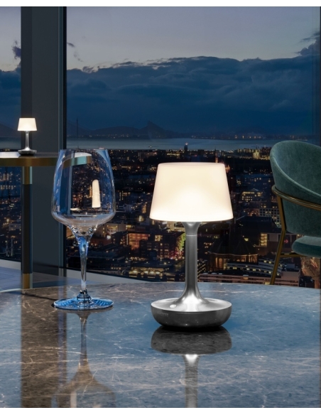 GINN chrome Sompex – in a room
