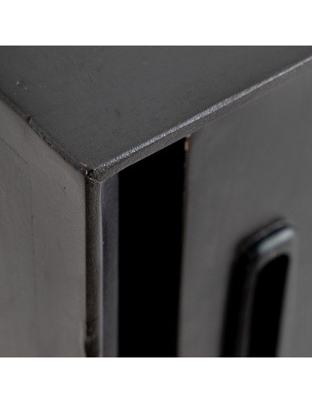 Armario decorativo SUENOS mango negro con puertas talladas IXIA — detalle del asa