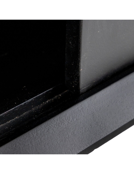 Decoratieve kast SUENOS zwart mangohout met gesneden deuren IXIA — detail van open vak