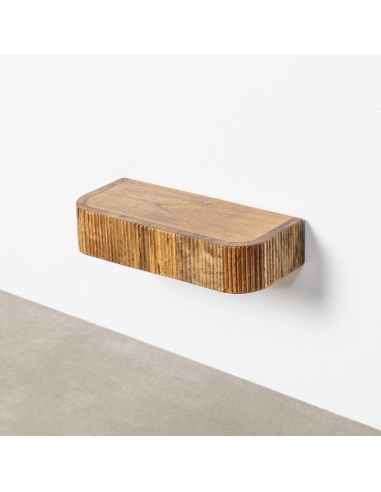 Detail van Wandplank IXIA honingkleurig