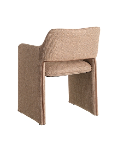 Détail : Chaise TANG marron miel en étoffe à chevrons avec accoudoirs