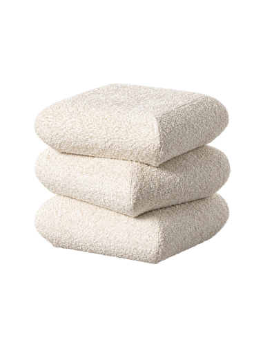 Vista aislada : Puf cubo crema en tejido bouclé con estructura DM