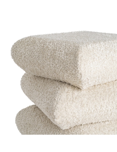 Detalle : Puf cubo crema en tejido bouclé con estructura DM