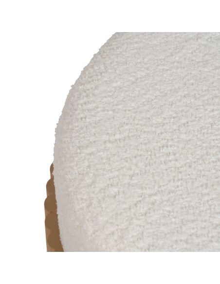 Pormenor : Pufe cilíndrico branco e madeira natural em chenille
