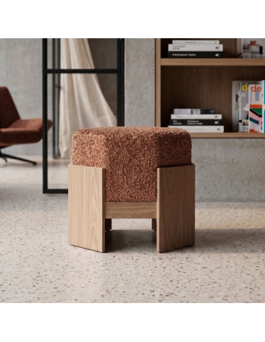 Vue en situation : Pouf carré tissu tuile et structure bois DM