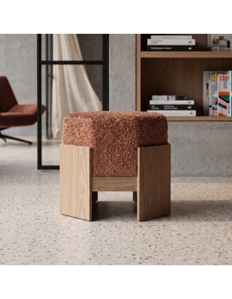 Vue en situation : Pouf carré tissu tuile et structure bois DM