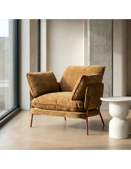 Vista ambientada : Sillón tela marrón claro con estructura metálica y cojines