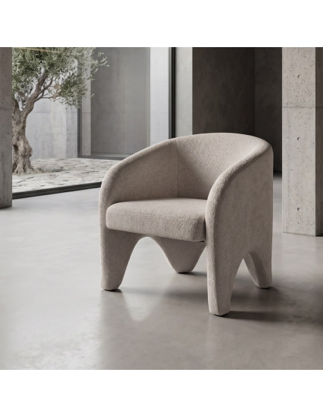 Vista ambientada : Sillón de tela beige con respaldo curvo