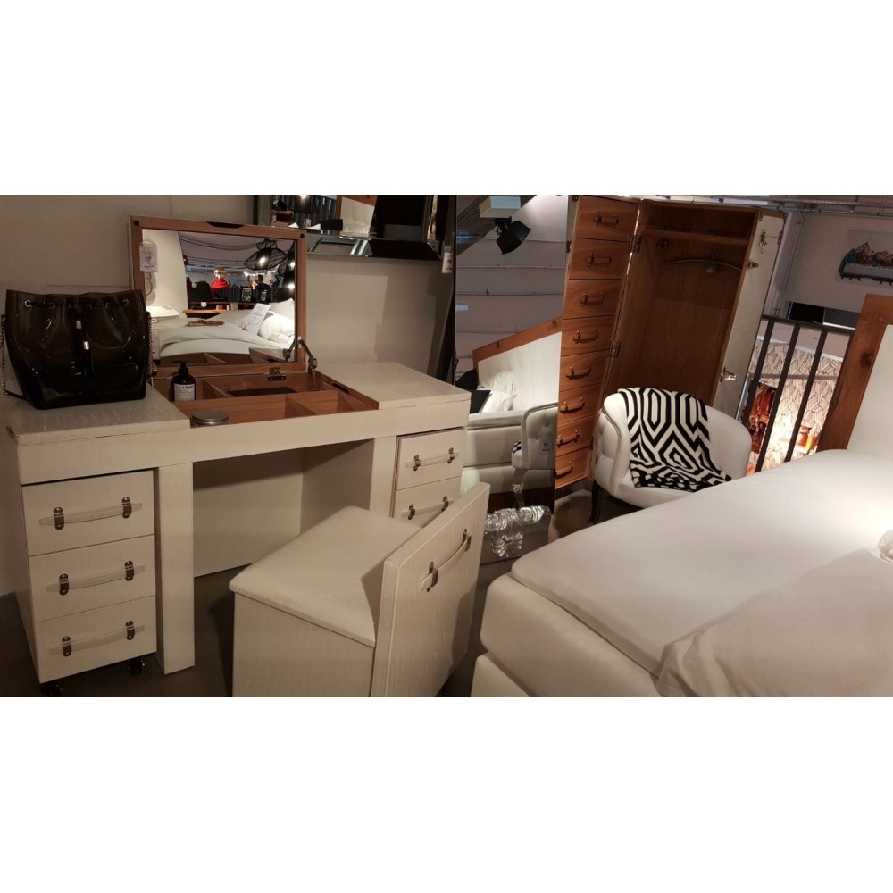 TOCADOR CON SILLÓN BLANCO Y ALMACENAJE